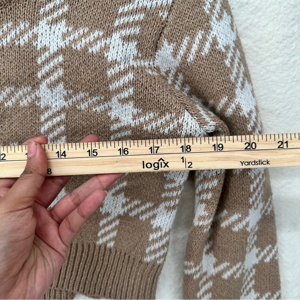 Preppy Aster Checkered Plaid Cropped Long Sleeve Knit - Picture 4 of 5
